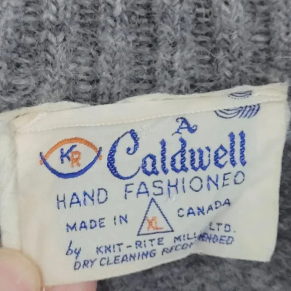 Vintage Caldwell Reindeer Mens XL 100% Wool Cardigan Sweater Made in Canada - Picture 4 of 10